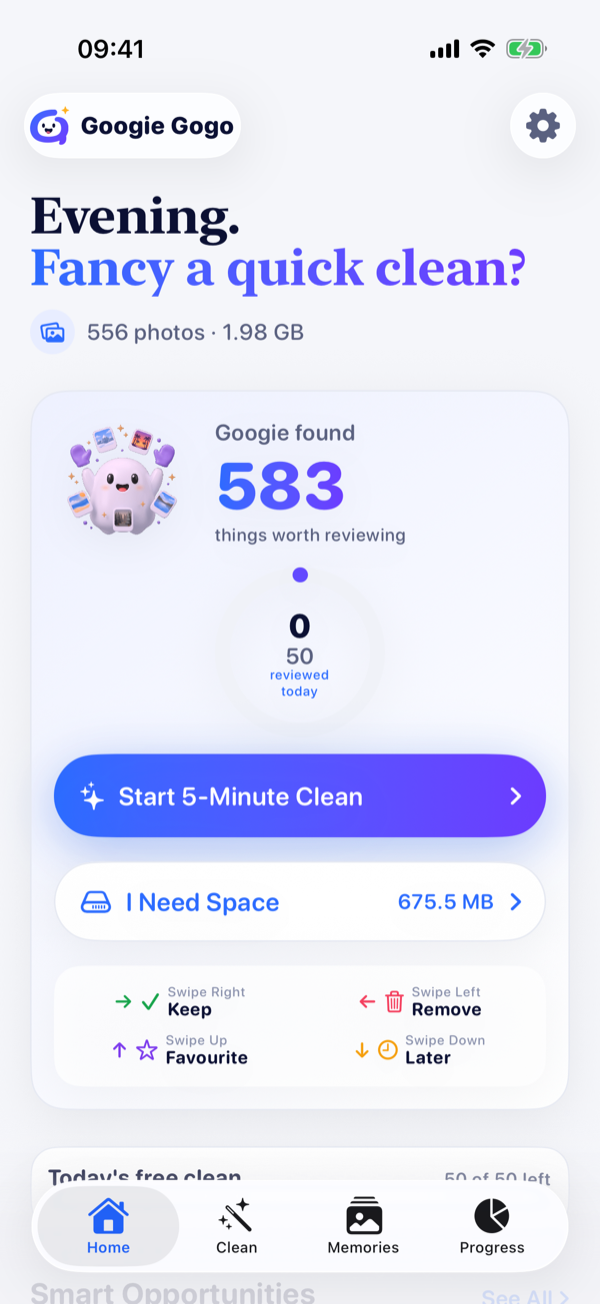 The Googie Gogo home screen: library size, a daily progress ring, the amount of space available to reclaim, and cards for exact copies, screenshots and similar shots