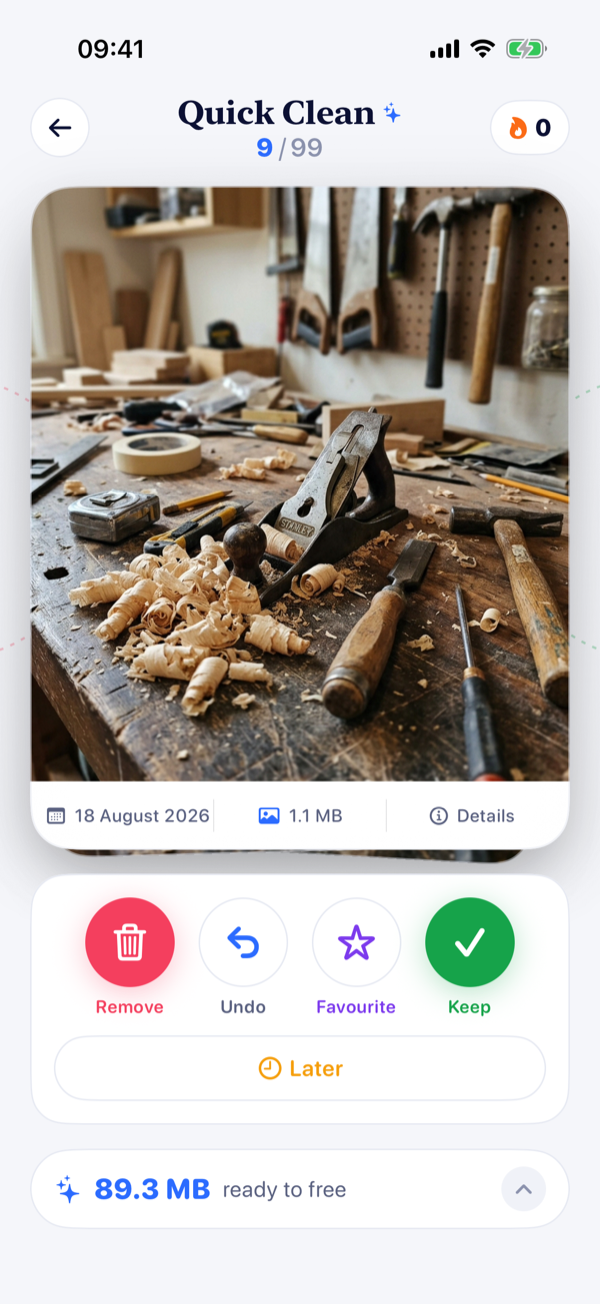 The swipe screen showing one photo card with keep, remove, favourite and later controls beneath it